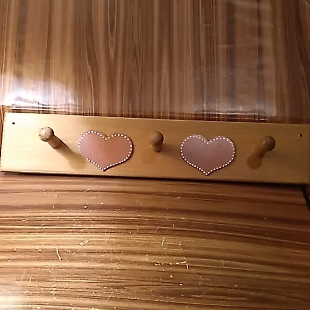 Vintage wooden farmhouse coat rack hearts 💕